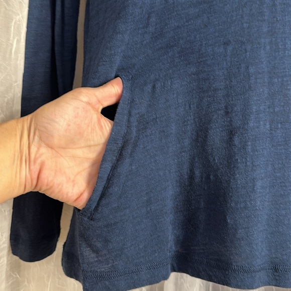 Denver Broncos woman’s long sleeve, hooded tee with pockets. - Picture 5 of 5